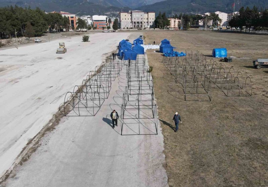 Dörtyol’da Afetzedeler İçin Çadır Kent Kuruluyor