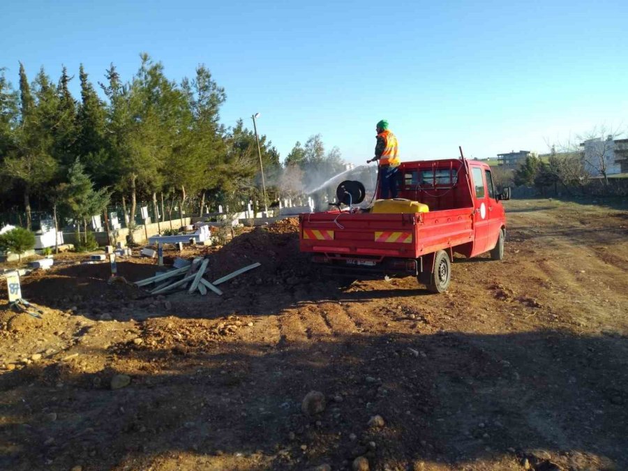 Kahta Belediyesi’nden Çadır Kentte İlaçlama Çalışması