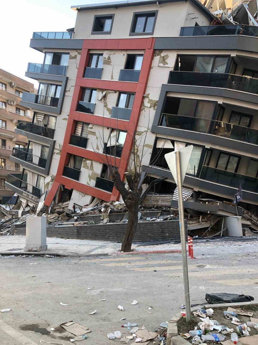 Scü Akademisyenleri Hatay’da Hasar Tespiti Yapıyor