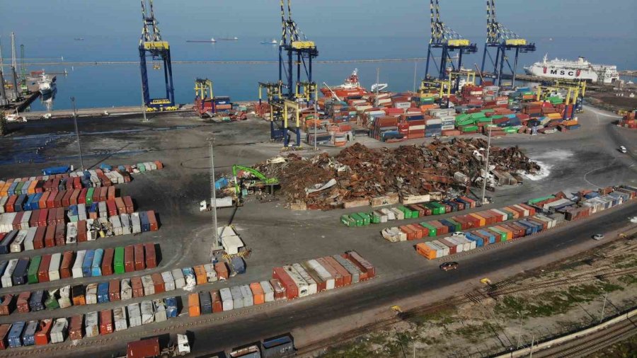 Yangının Ardından İskenderun Limanı’ndaki Ayrıştırma Çalışmaları Havadan Görüntülendi