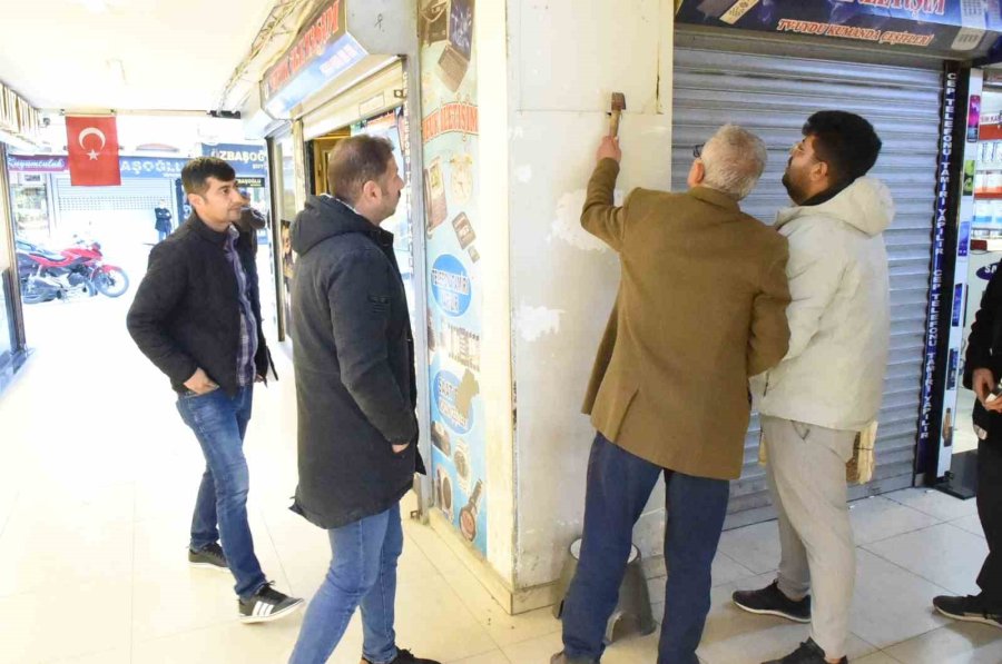 Tarsus Belediyesinin Eski Hizmet Binasının Kolanlarının Kesilmediği Ortaya Çıktı