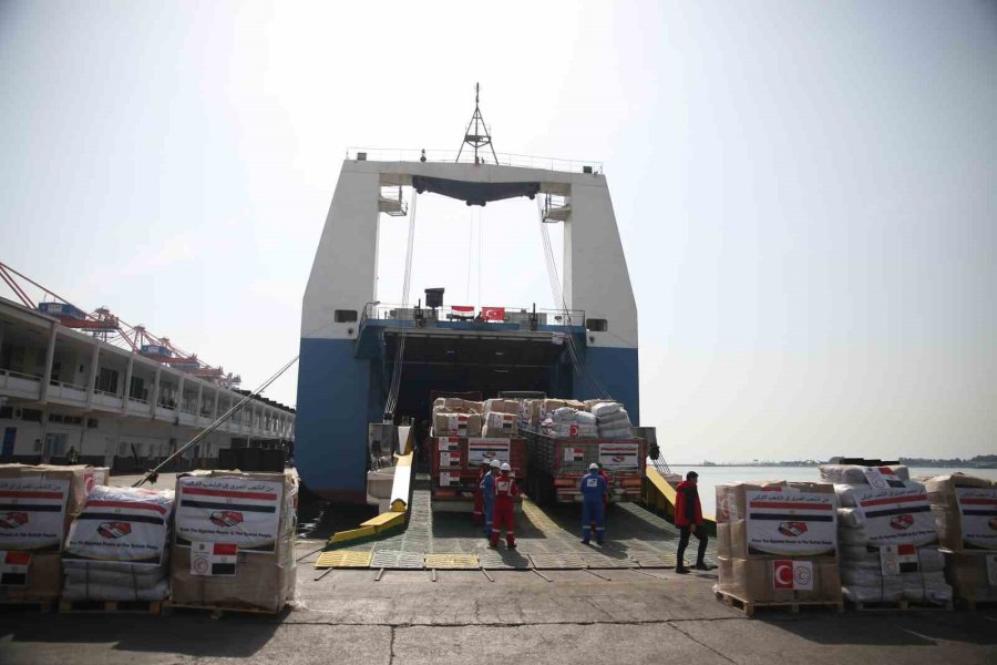 Mısır’dan Gelen Yardım Gemisi Mersin Limanına Ulaştı