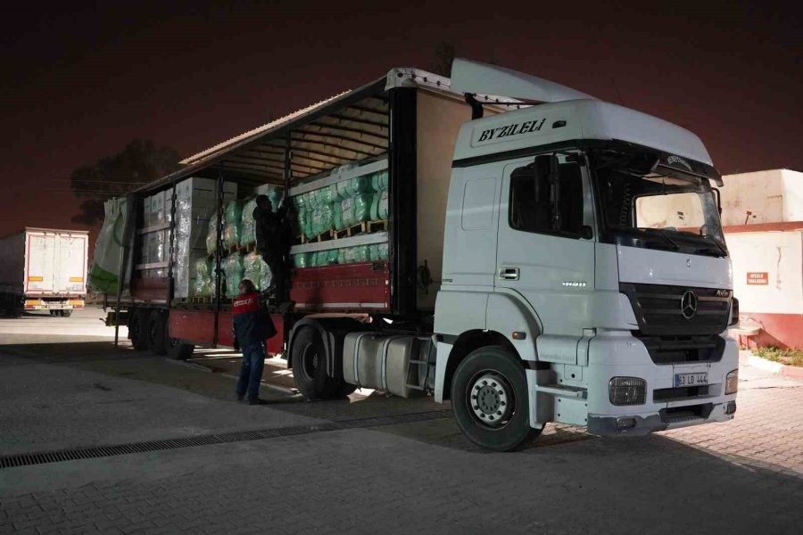 Tarsus Belediyesi, Depremzede Ailelerin Yaralarına Merhem Oluyor