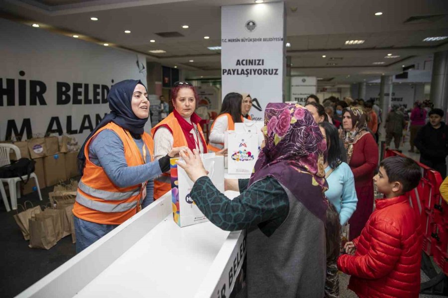 Mersin’de Depremzede Kadınlar Unutulmadı