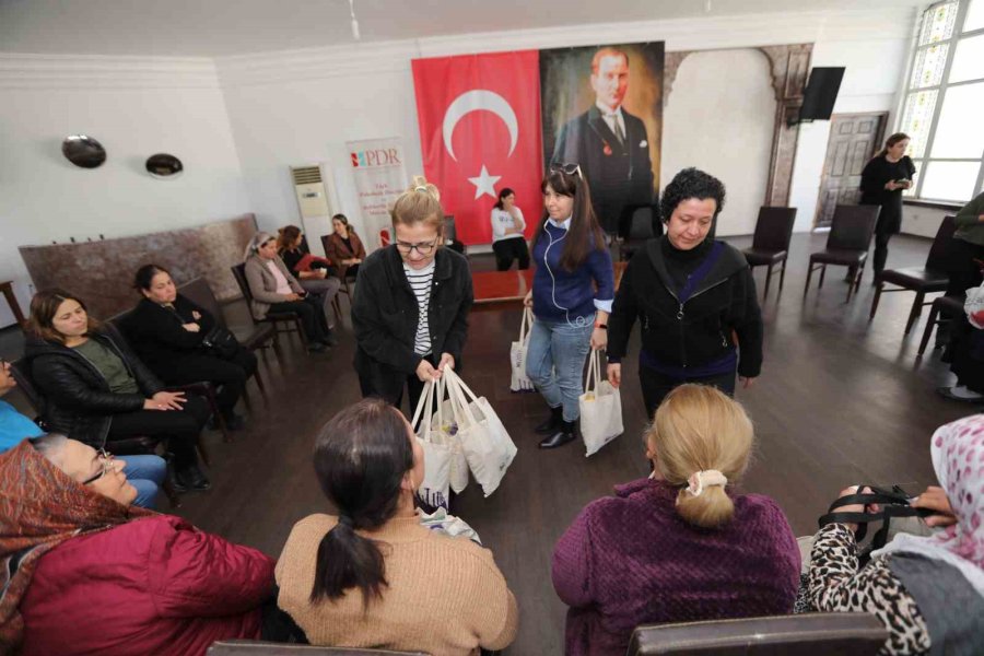 Mezitli’de Kadınlara ’stresle Baş Etme’ Atölyesi