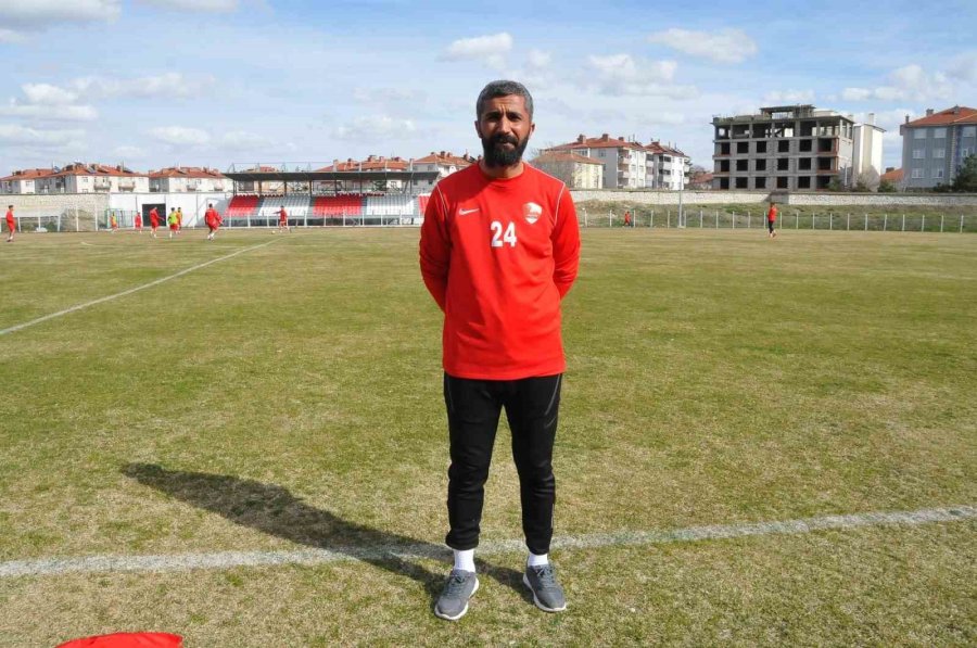 Depremzede Kaleciye Eski Takımı Sahip Çıktı