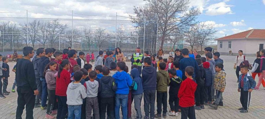 Ereğli’de Jandarma Ekiplerinden Öğrencilere Trafik Eğitimi