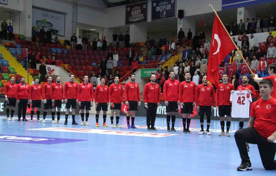 A Milli Erkek Hentbol Takımı, Lüksemburg’u 31-20 Yendi