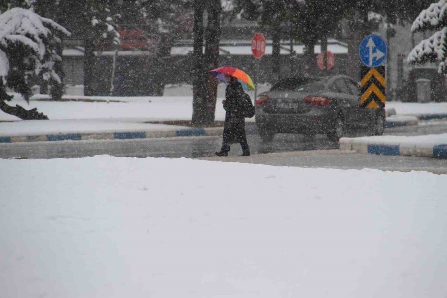 Beyşehir Gölü’nde Avlanmaya “kar” Molası