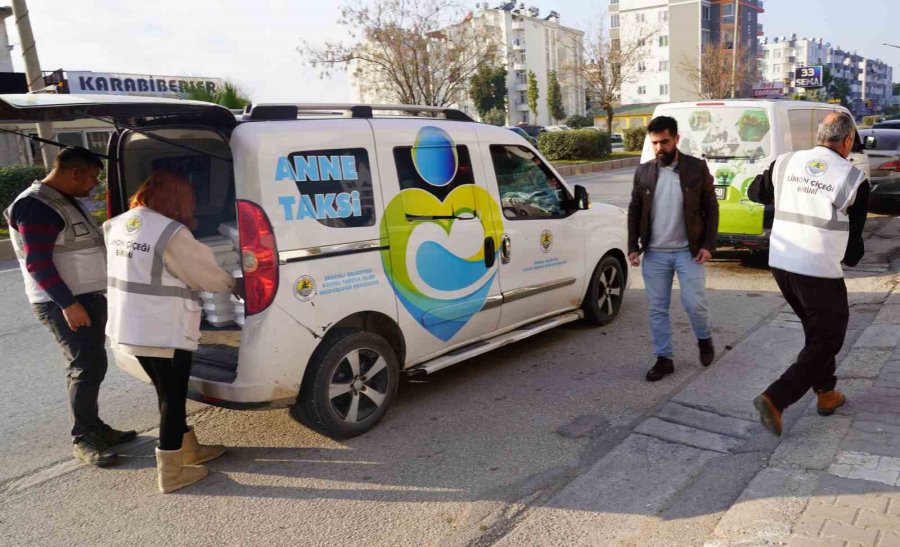 Her Gün 10 Bin Depremzedeye Sıcak Yemek