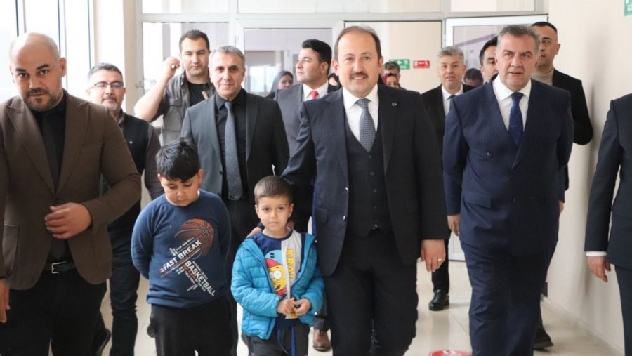 İl Milli Eğitim Müdürü Koca: "yaraları Sarmak İçin Milletimiz İle Omuz Omuza Çalışıyoruz"