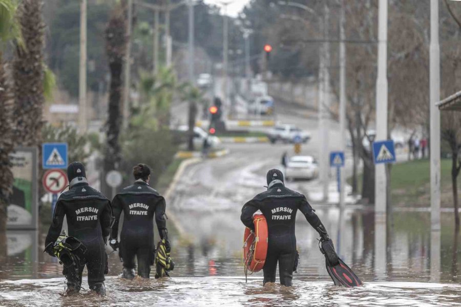 Mersin İtfaiye Ekiplerinden Selin Vurduğu Şanlıurfa’ya Destek