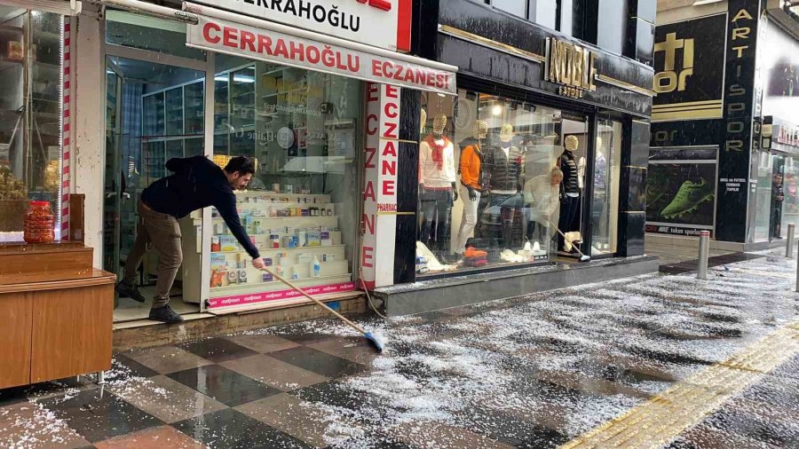 Mersin’de Sağanak Sonrası Gökkuşağı Renkli Görüntüler Oluşturdu