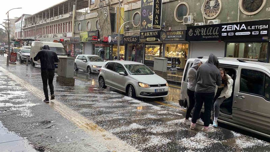 Mersin’de Sağanak Sonrası Gökkuşağı Renkli Görüntüler Oluşturdu