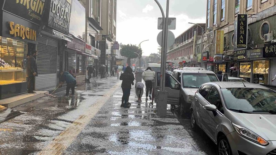 Mersin’de Sağanak Sonrası Gökkuşağı Renkli Görüntüler Oluşturdu