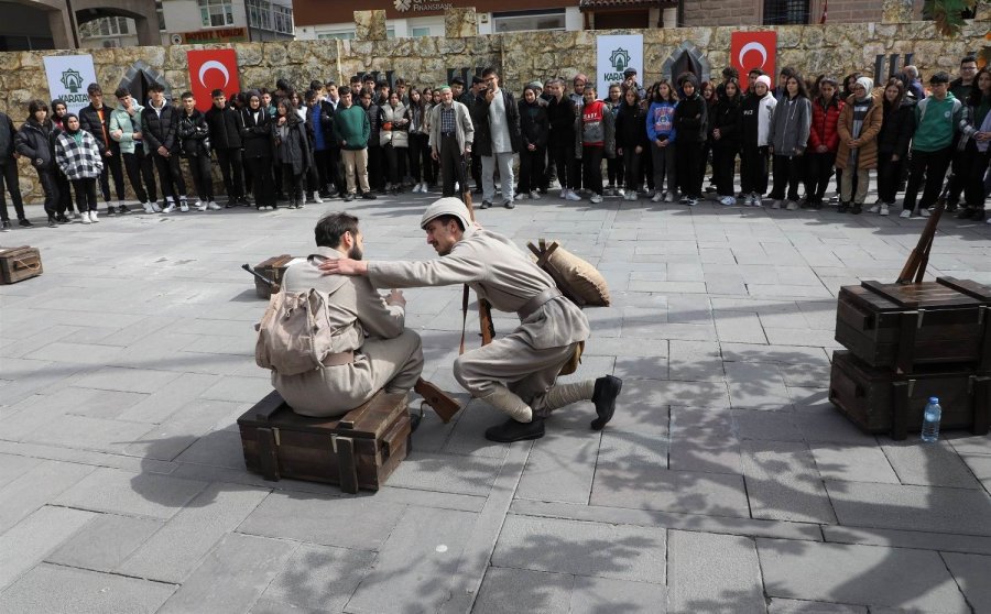 Karatay’ın “bir Destandır Çanakkale” Tiyatro Gösterisi Yoğun İlgi Görüyor