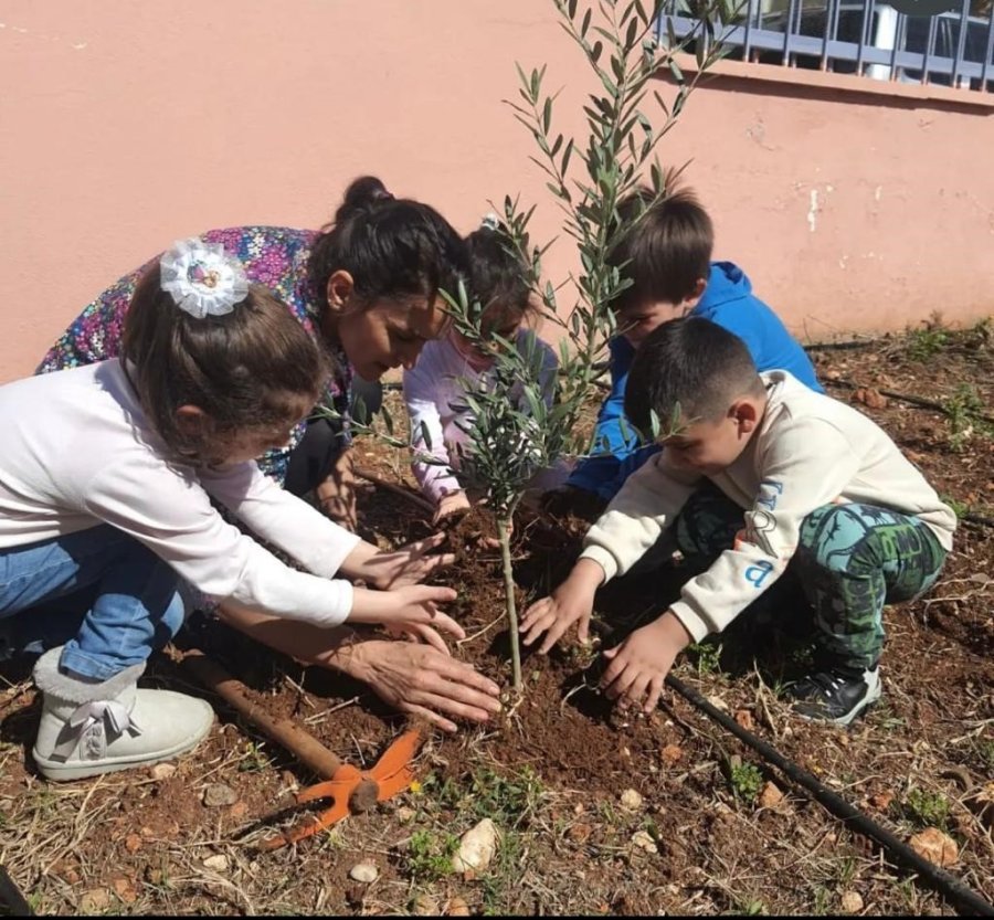 Mersin’in Tüm Okullarında ’yarın Sen De Bir Fidan Dik’ Etkinliği