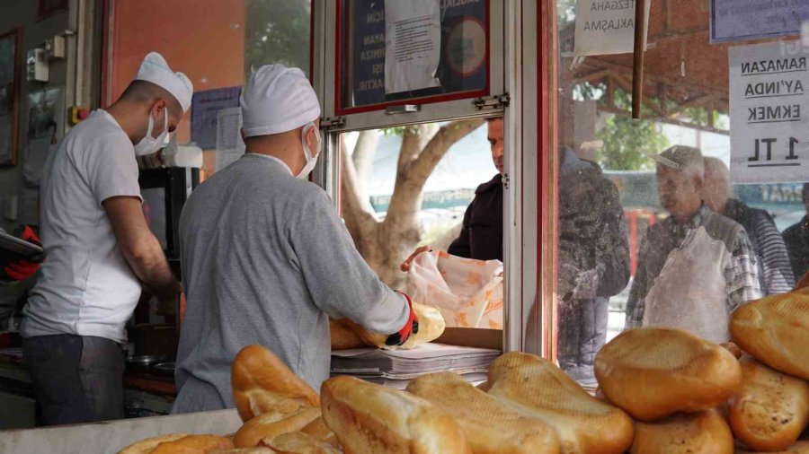 Tarsus’ta Ekmek Ramazan Ayı Boyunca 1 Tl