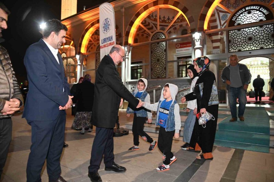 Selçuklu’da İlk Teravih Coşkusu Yaşandı