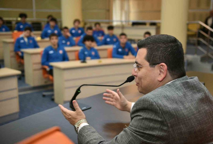 Tütüncü Basketbolcuları Ağırladı