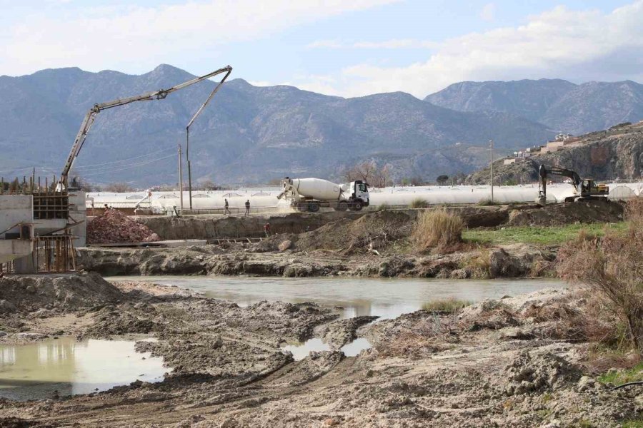 Patara Köprüsü Yapım Çalışmaları Devam Ediyor