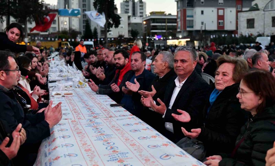 Muratpaşa’da İftar Programları Devam Ediyor