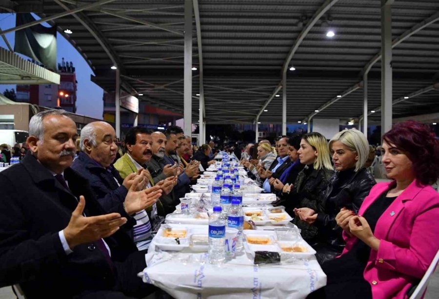 Dayanışma Sofrası Öğretmenevleri Mahallesinde Kuruldu