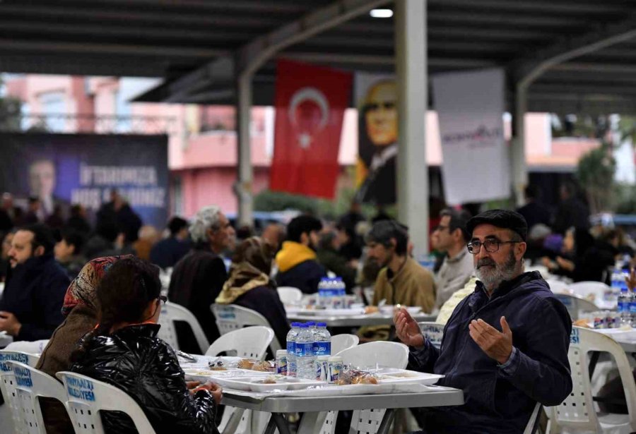 Dayanışma Sofrası Öğretmenevleri Mahallesinde Kuruldu