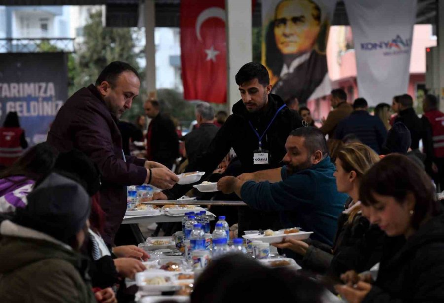 Dayanışma Sofrası Öğretmenevleri Mahallesinde Kuruldu