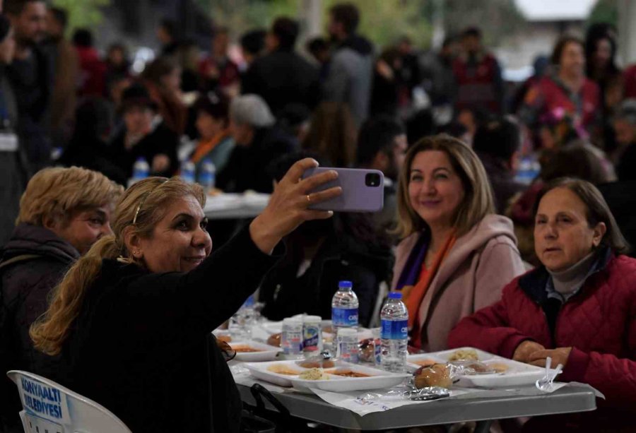 Dayanışma Sofrası Öğretmenevleri Mahallesinde Kuruldu