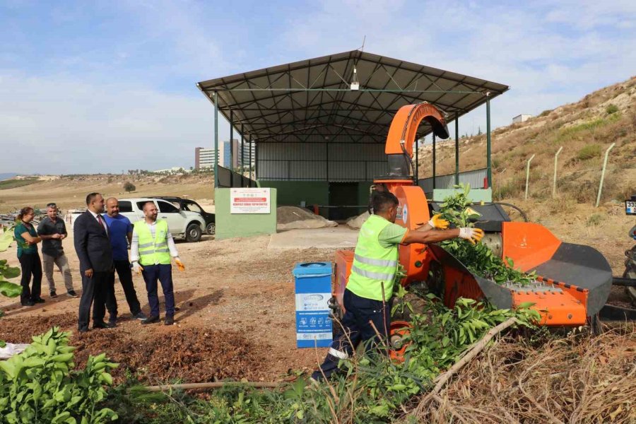 Toroslar’da Üreten Kadınlara Kompost Gübre Dağıtıldı