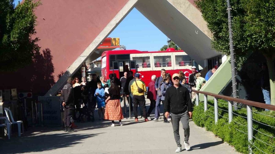 Manavgat Şelalesi Konaklamasız Orman Parkı İşletmesi İhaleye Çıkıyor