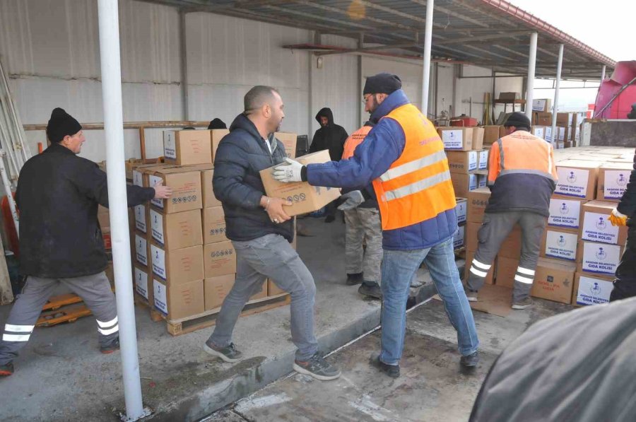 Akşehir Belediyesinden Deprem Bölgesine Yardım Kolisi