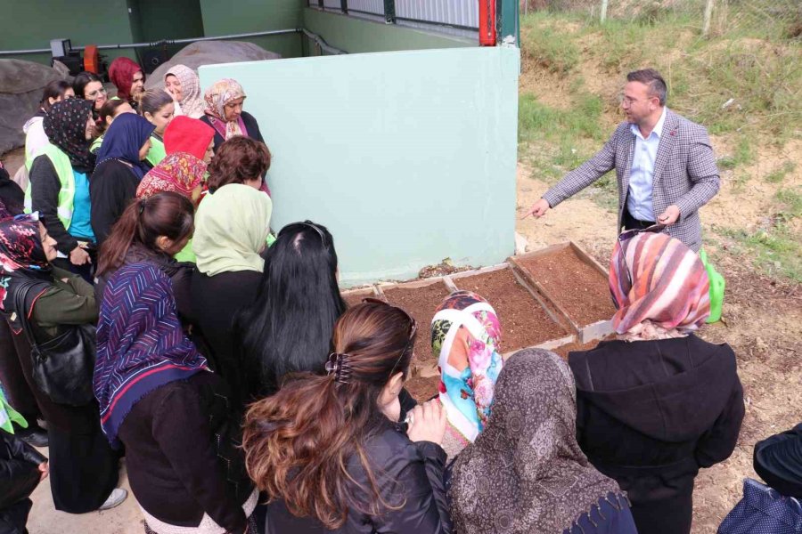 Toroslar’da Üreten Kadınlara Kompost Gübre Dağıtıldı