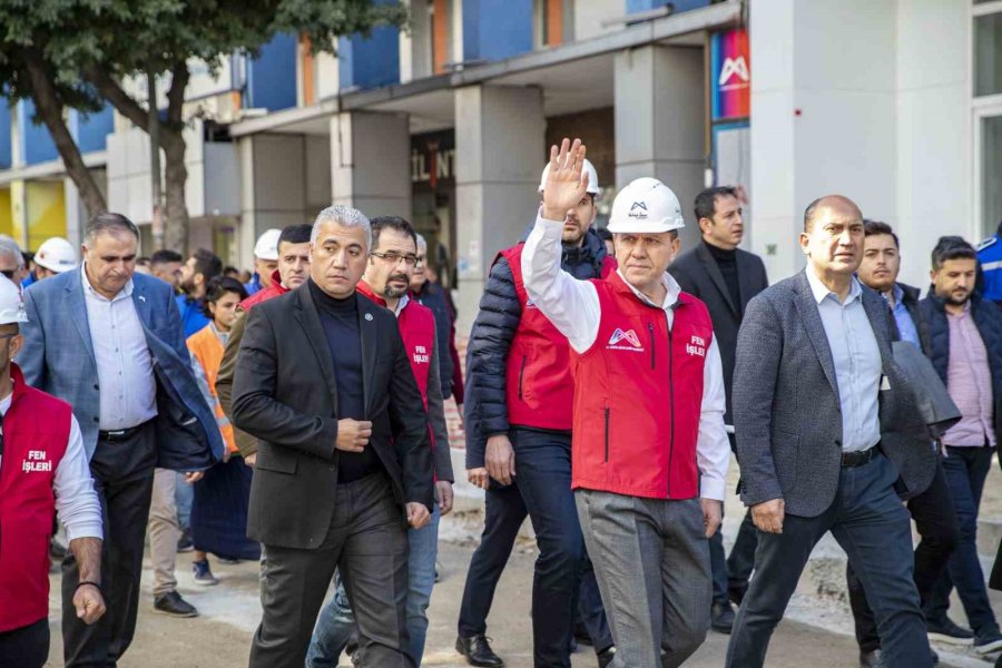 Mersin’in İstiklal Caddesi Yenileniyor