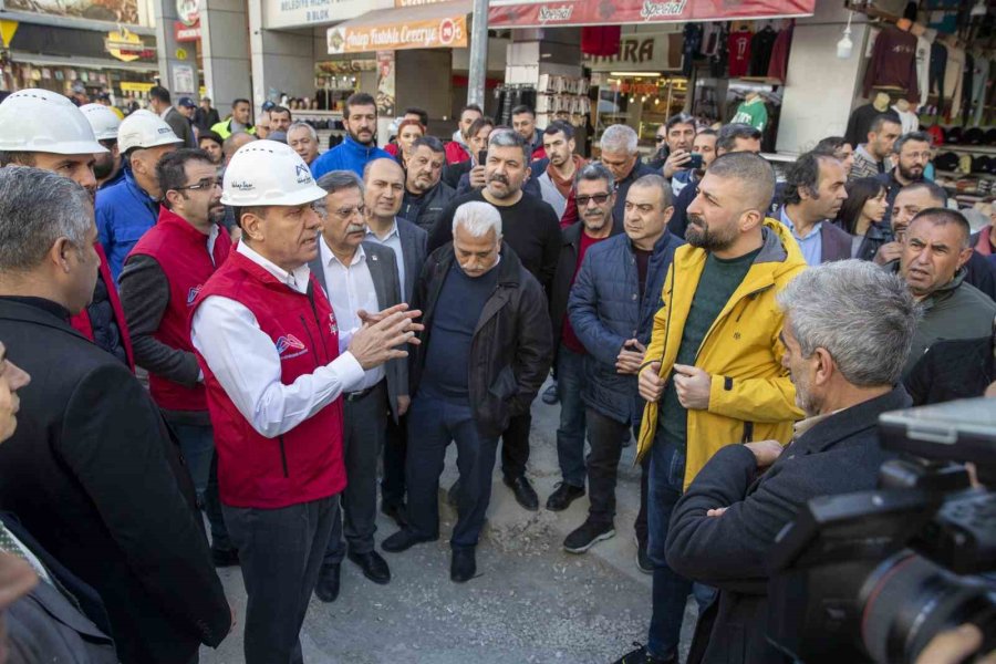 Mersin’in İstiklal Caddesi Yenileniyor