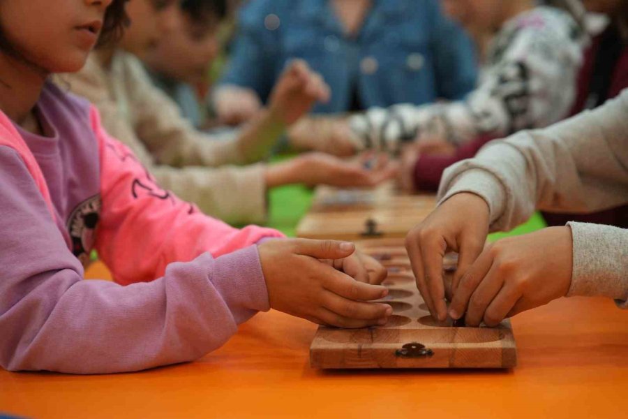 Tarsus Belediyesinin Atölyeleri, Depremzede Çocuklara Moral Oldu