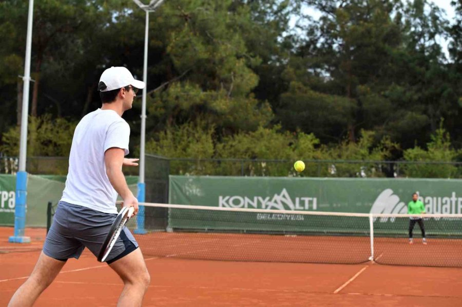 Egemenlik Kupası Tenis Turnuvası Başladı