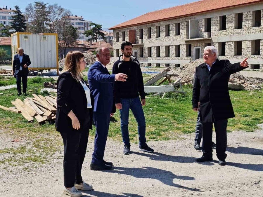 Başkan Oprukçu Sahada Çalışmaları İnceledi