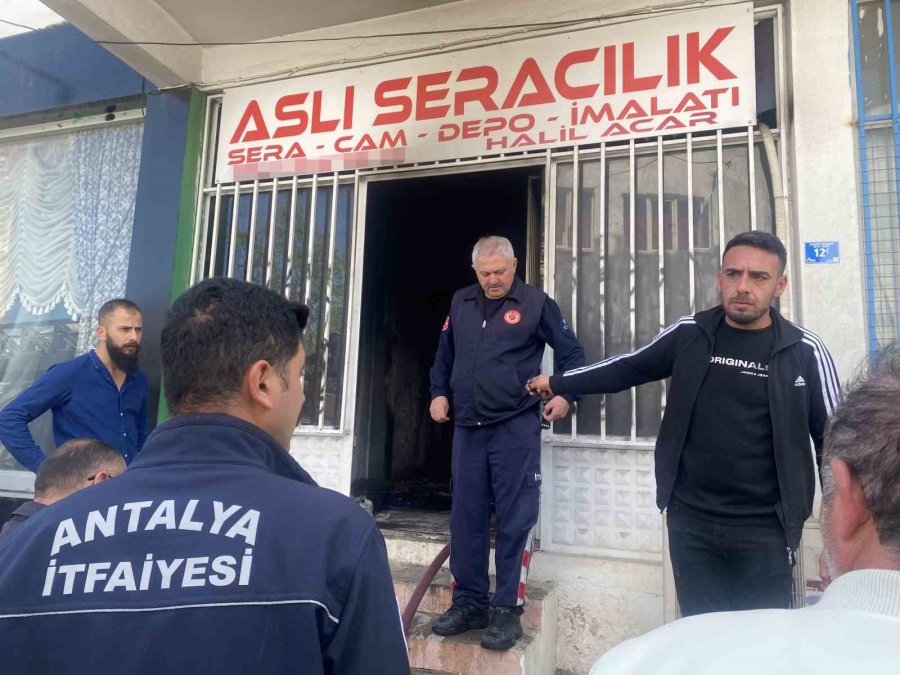 Antalya’da İki Depremzede Kardeşin Kaldığı Mekan Yandı