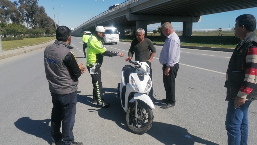 Otomobil Sürücüsünün Çarpıp Kaçtığı Motosiklet Sürücüsü Yaralandı