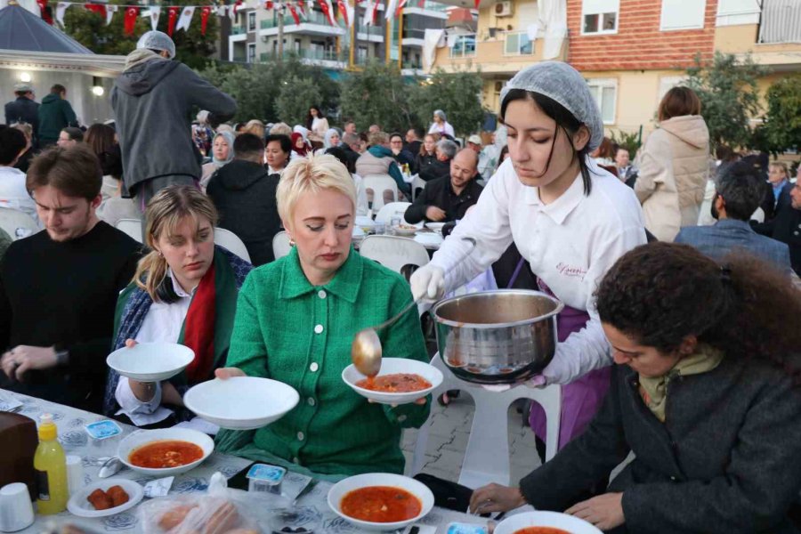 127 Milletten Yerleşik Yabancılar Alanya’da İftar Sofrasında Buluştu