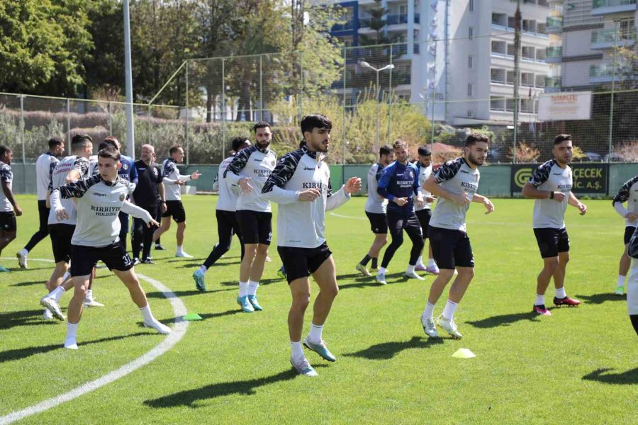 Alanyaspor, Akdeniz Derbisi İçin Hazırlıklarını Tamamladı