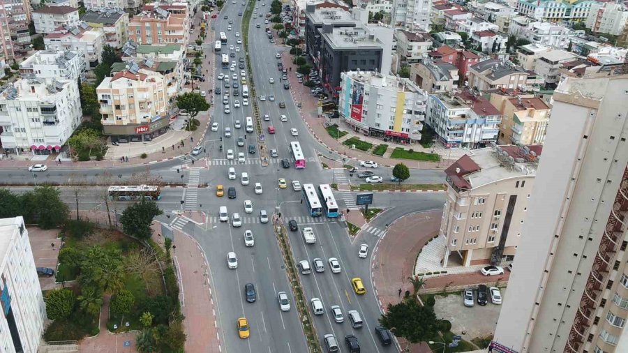 Büyükşehir Kavşakları Trafik Kontrol Merkezi’nden İzleyecek