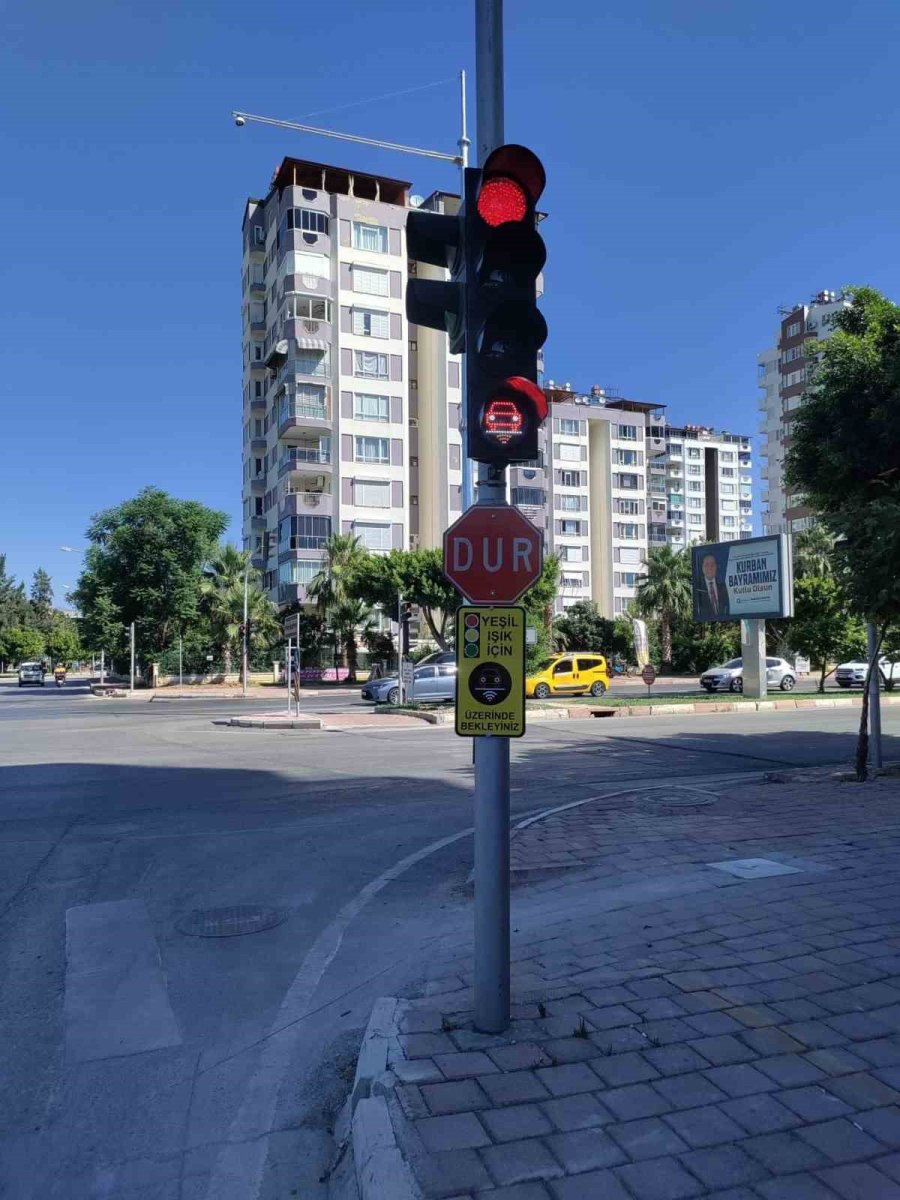 Büyükşehir Kavşakları Trafik Kontrol Merkezi’nden İzleyecek