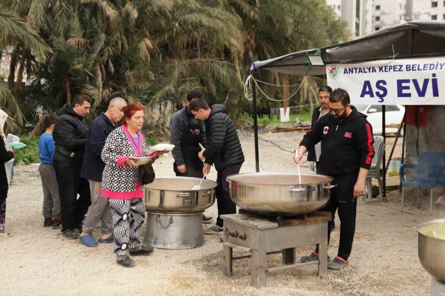 Kepez’in Sahra Mutfağı Deprem Bölgesinden Ayrılmadı