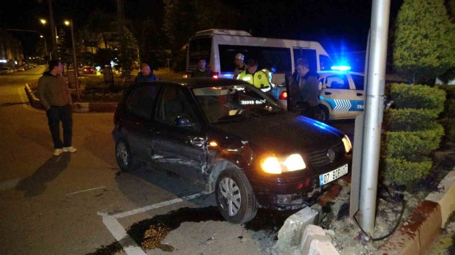 Kaza Sonrası Plakasını Olay Yerinde Düşürüp Kaçan Sürücü Polise Gidip ’korktum’ Dedi