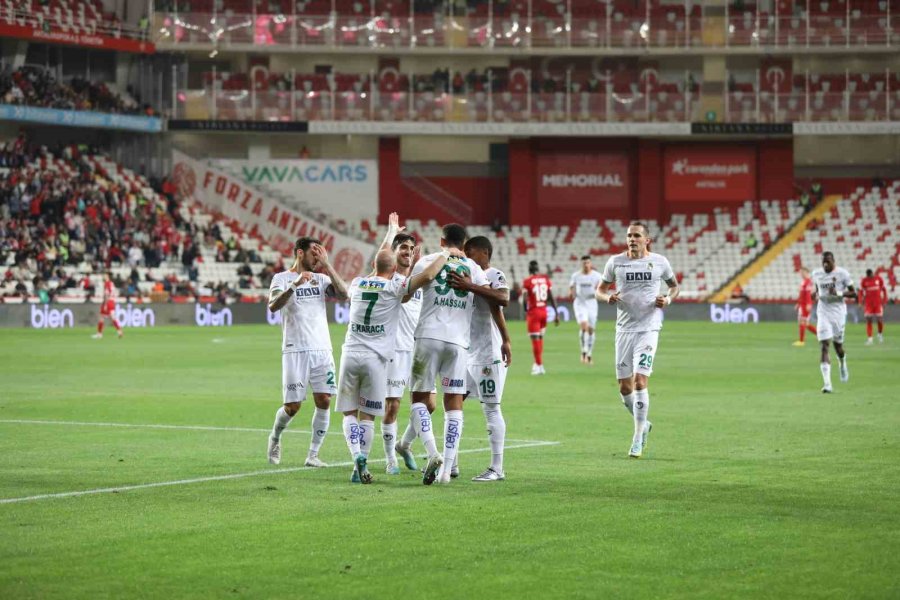 Spor Toto Süper Lig: Antalyaspor: 2 - Alanyaspor: 1 (ilk Yarı)