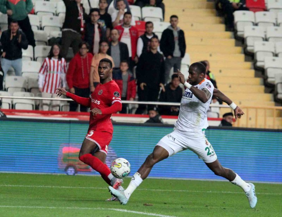 Spor Toto Süper Lig: Antalyaspor: 3 - Alanyaspor: 1 (maç Sonucu)