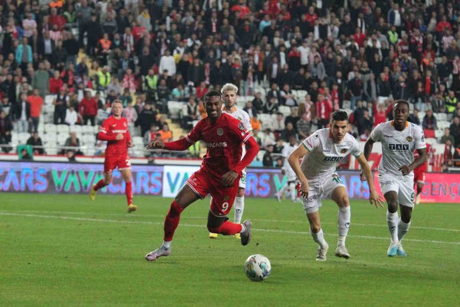 Spor Toto Süper Lig: Antalyaspor: 3 - Alanyaspor: 1 (maç Sonucu)